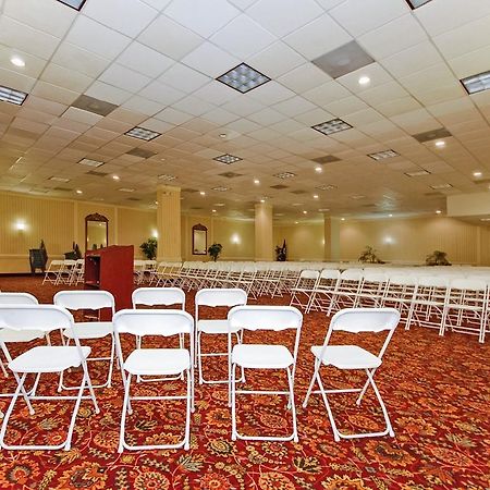 Quality Inn And Suites Conference Center Richmond Luaran gambar