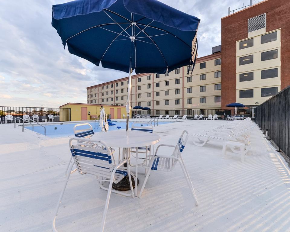 Quality Inn And Suites Conference Center Richmond Luaran gambar
