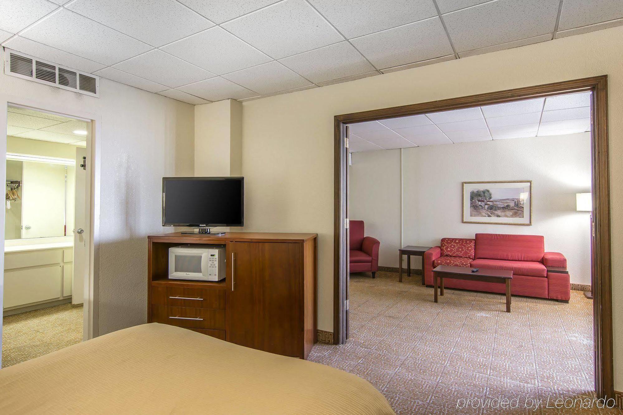 Quality Inn And Suites Conference Center Richmond Luaran gambar