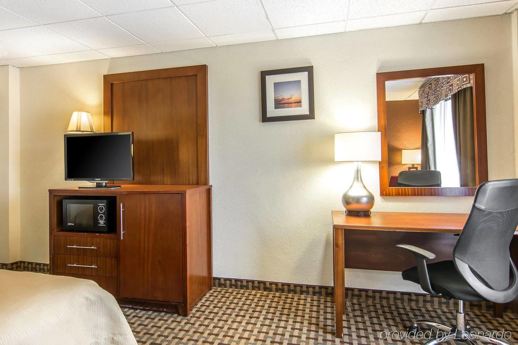 Quality Inn And Suites Conference Center Richmond Luaran gambar